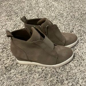 Wedge sneakers